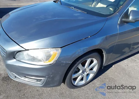 2016 Volvo V60 T5 Drive-E Premier from USA, damaged, VIN YV140MEK4G1302831